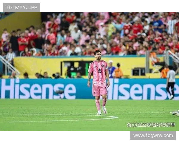 《FIFA世界杯激战四方 展现全球顶级足球对决与荣耀》