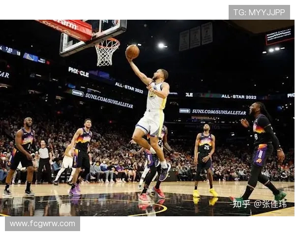 2021年NBA圣诞大战勇士击败太阳库里关键三分锁定胜局
